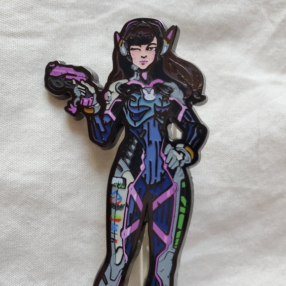 Overwatch D.Va Pin - Picture 3 of 5